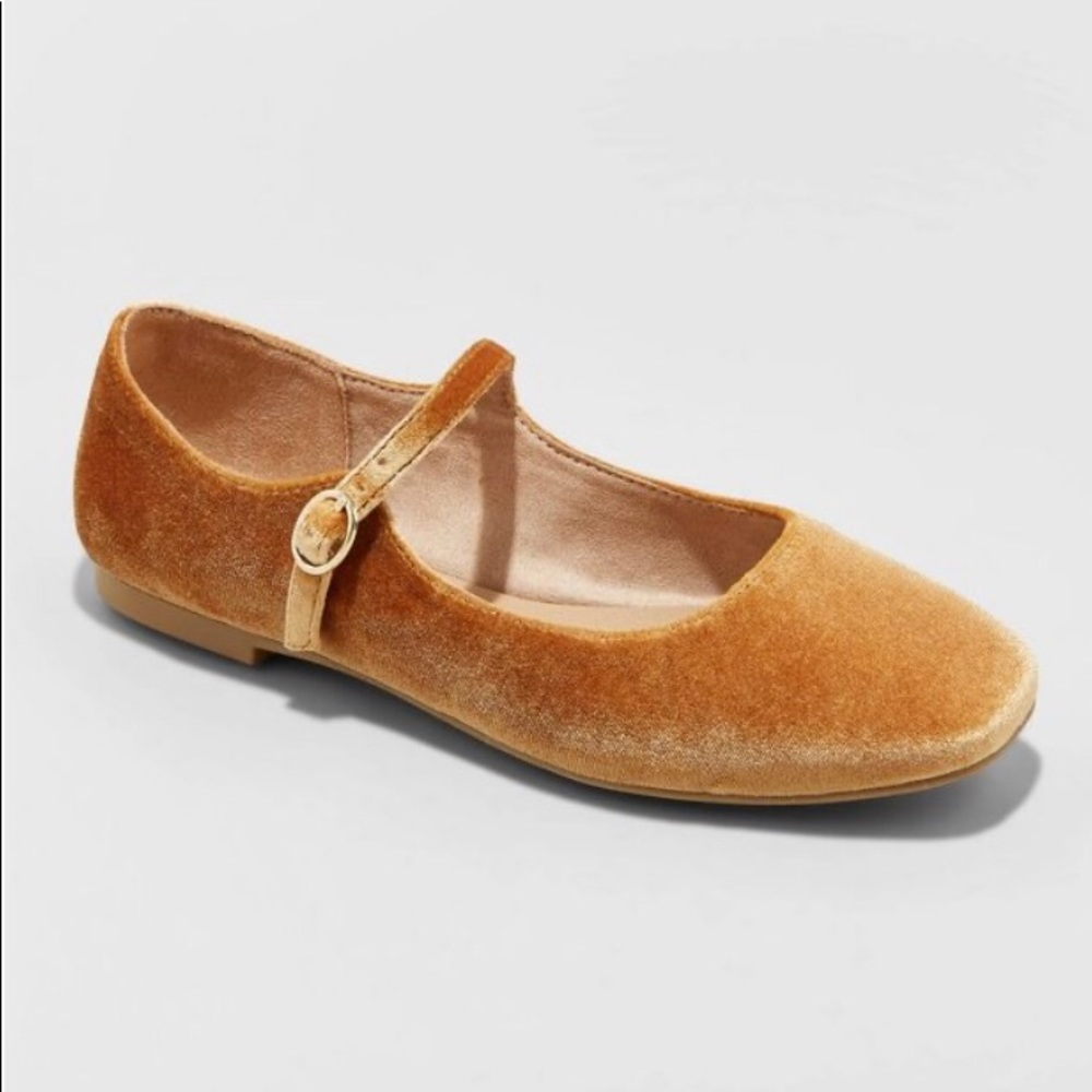 Target velvet women’s Mary Jane flats 7.5 Universal Thread gold